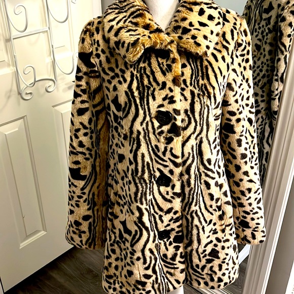 Gallery Jackets & Blazers - Gallery Leopard Faux Fur Coat EUC
